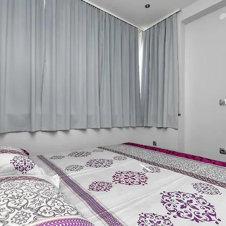 Buljan Apartment *